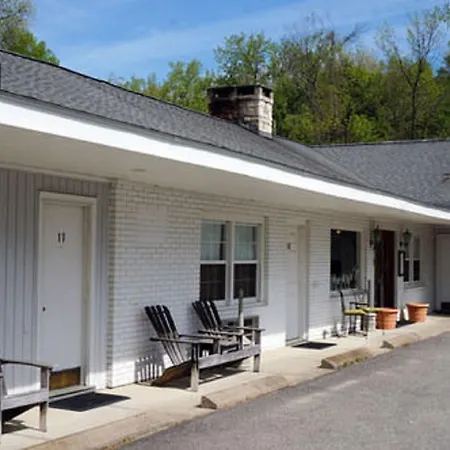Inn At Iron Masters